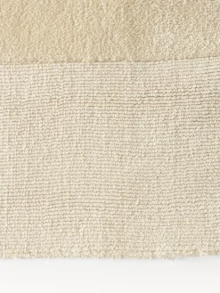 Alfombra artesanal de algodón texturizada Dania