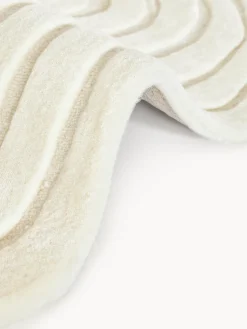 Alfombra artesanal de lana de forma orgánica Niria