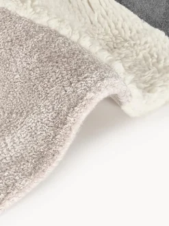 Alfombra artesanal de lana texturizada Silas