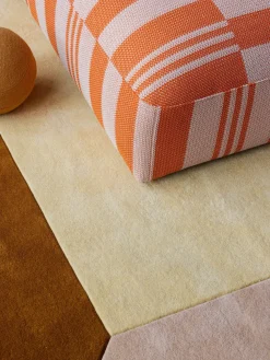 Alfombra artesanal de lana de pelo corto Tekla Box