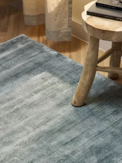 Alfombra artesanal de viscosa Jane