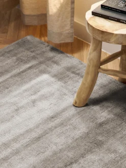 Alfombra artesanal de viscosa Jane