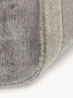 Alfombra corredor artesanal de viscosa Jane