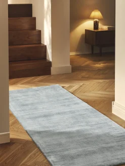 Alfombra corredor artesanal de viscosa Jane