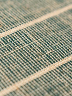 Alfombra corredor de pelo corto con flecos de diseño Folkform Monochrome