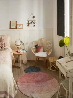 Alfombra infantil artesanal Ramona the Radish, lavable