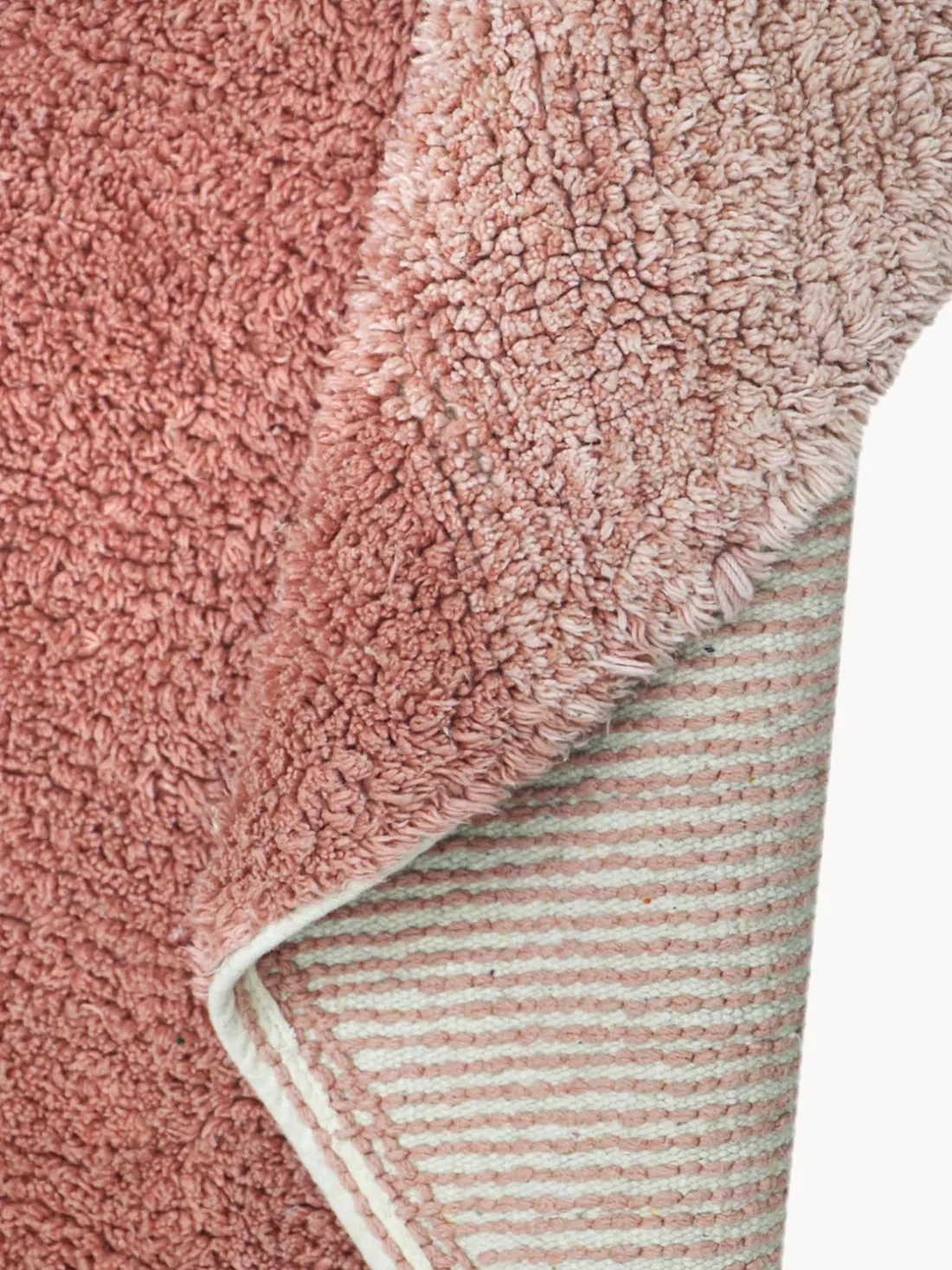 Alfombra infantil artesanal Ramona the Radish, lavable