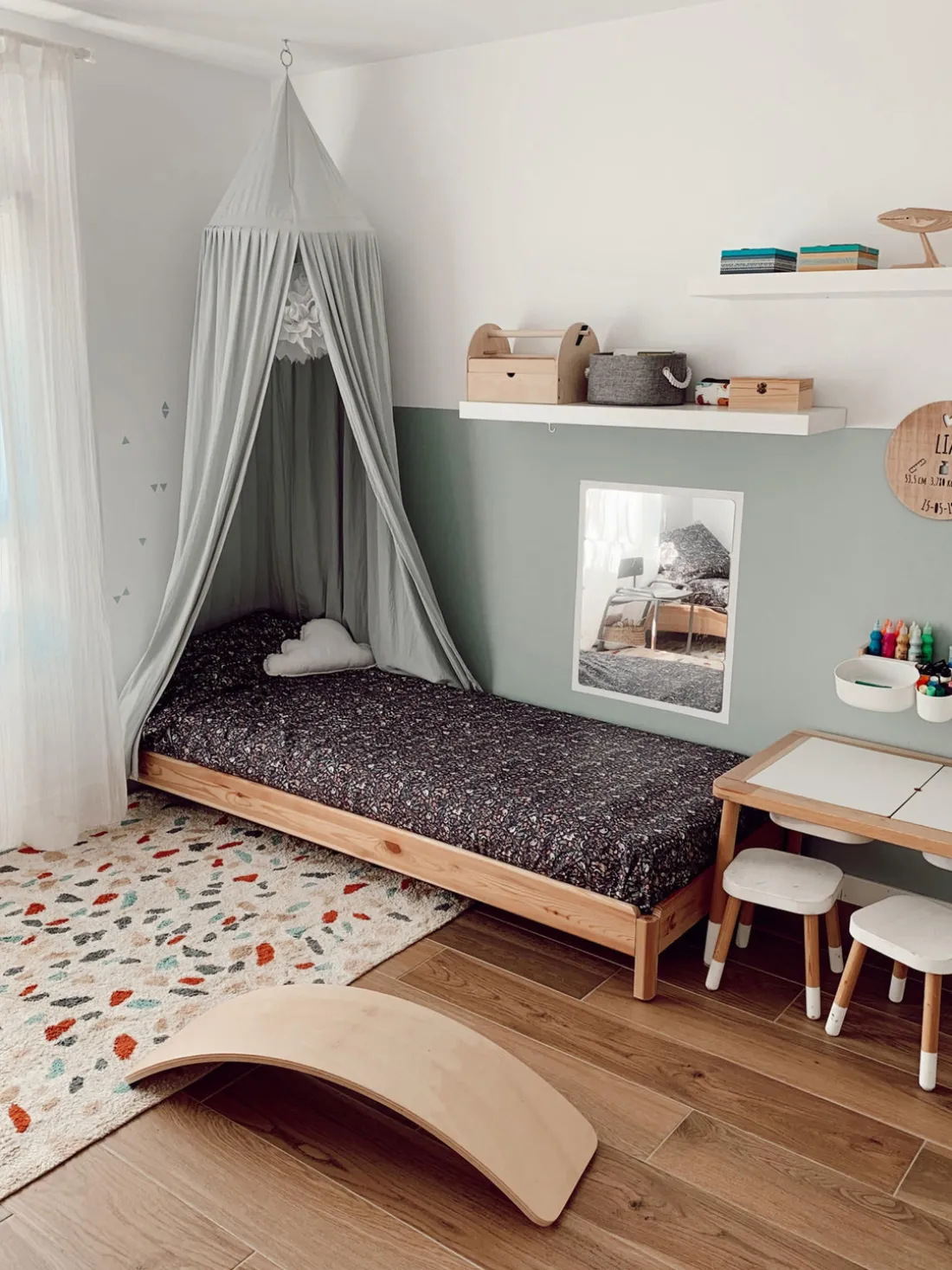 Alfombra infantil artesanal Terrazzo, lavable