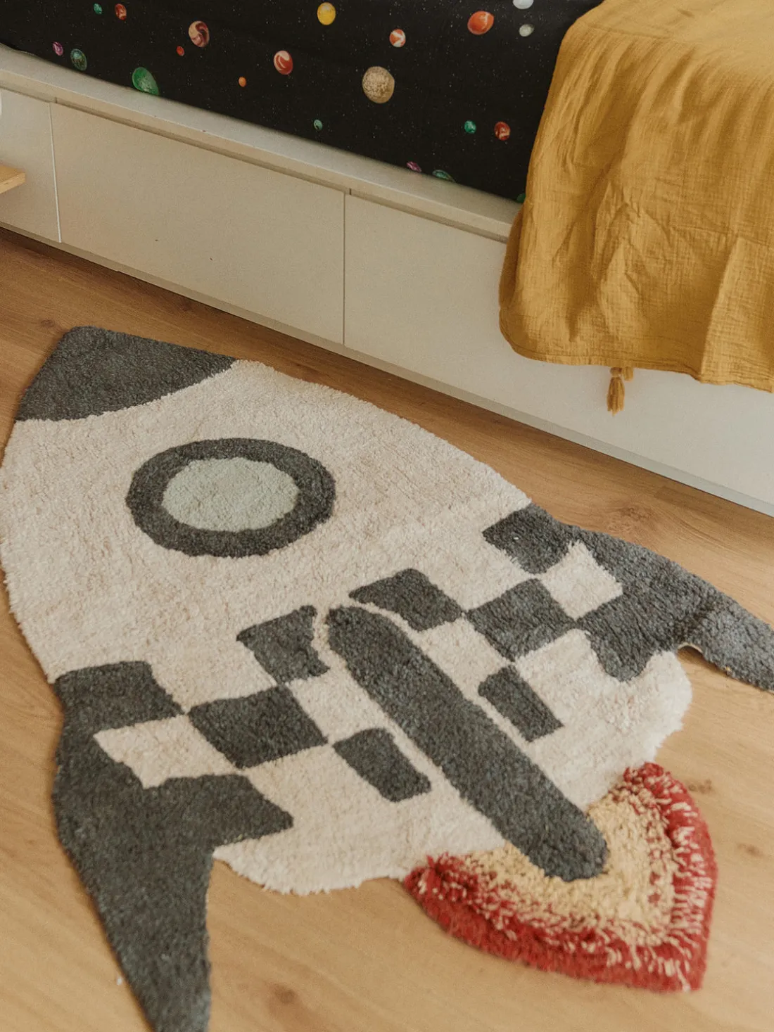 Alfombra infantil artesanal Rocket, lavable