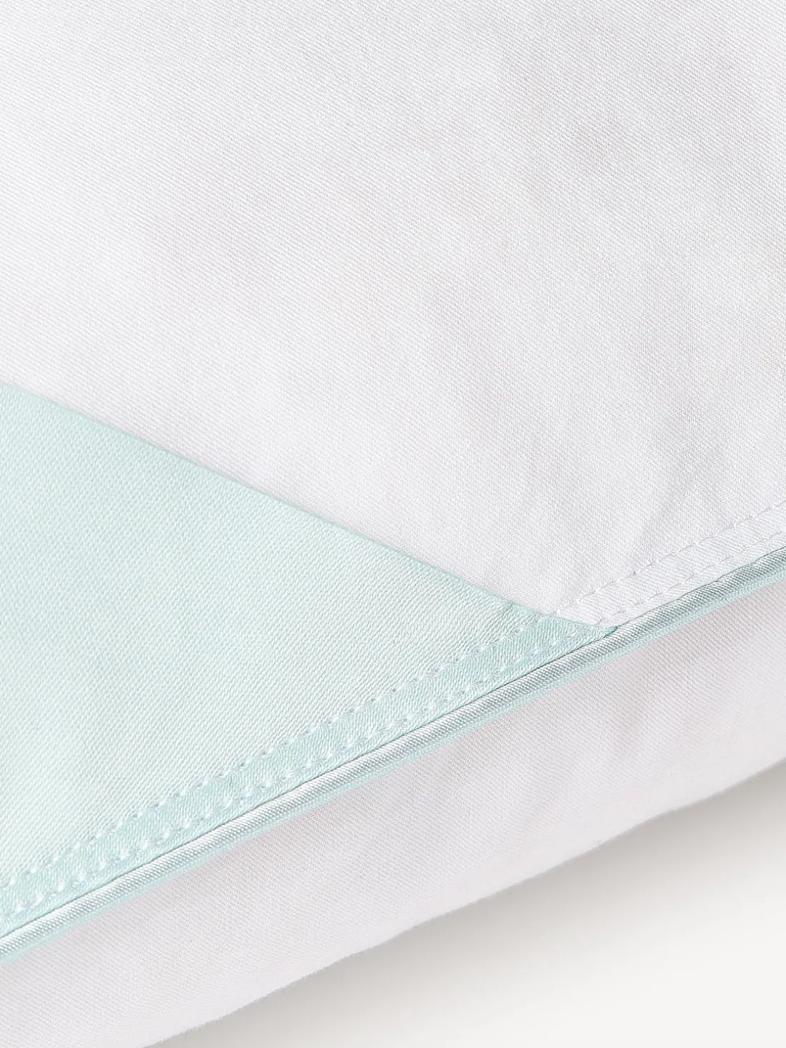 Almohada de plumas Comfort, media