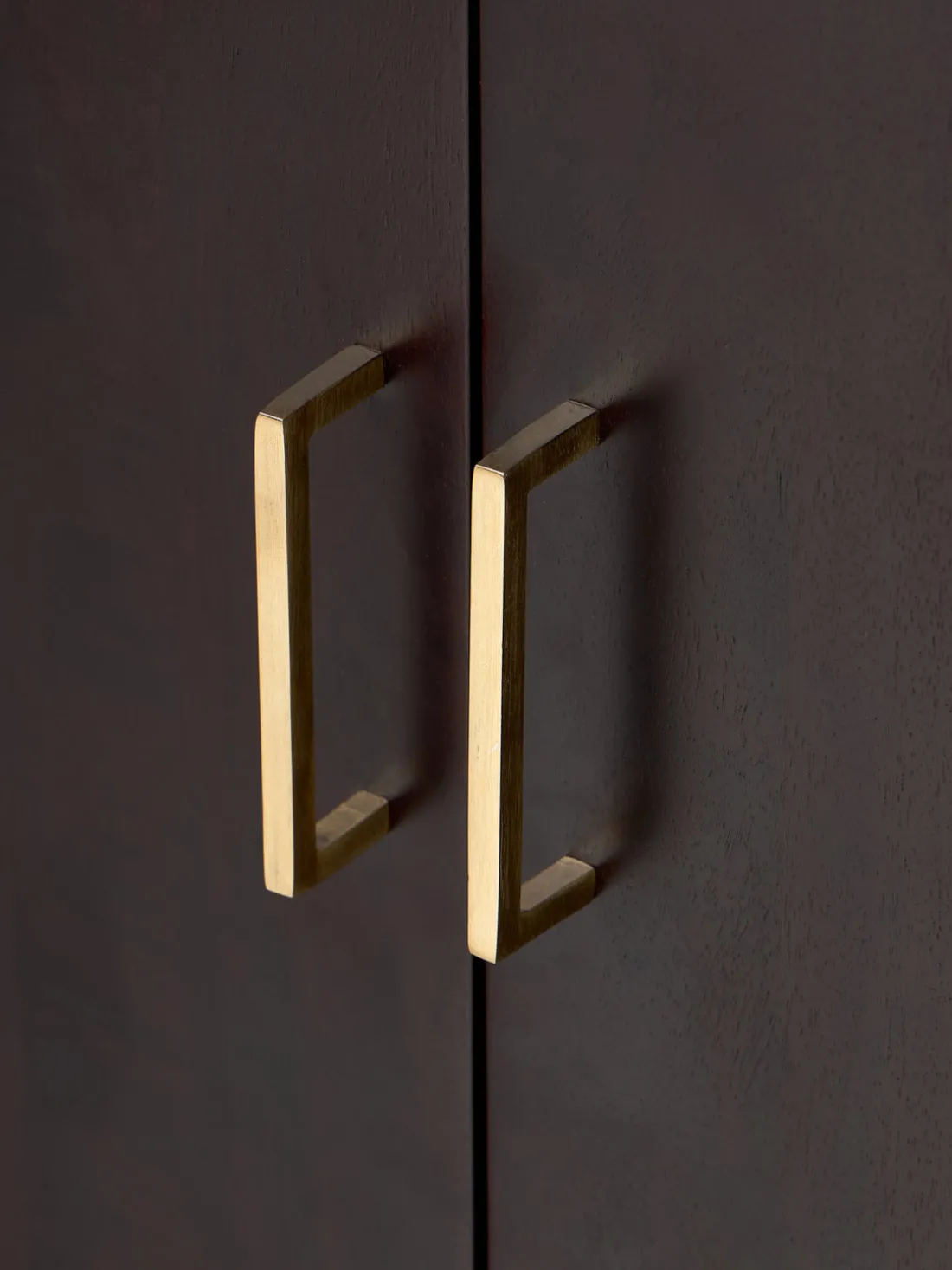 Aparador de madera de mango Lyle