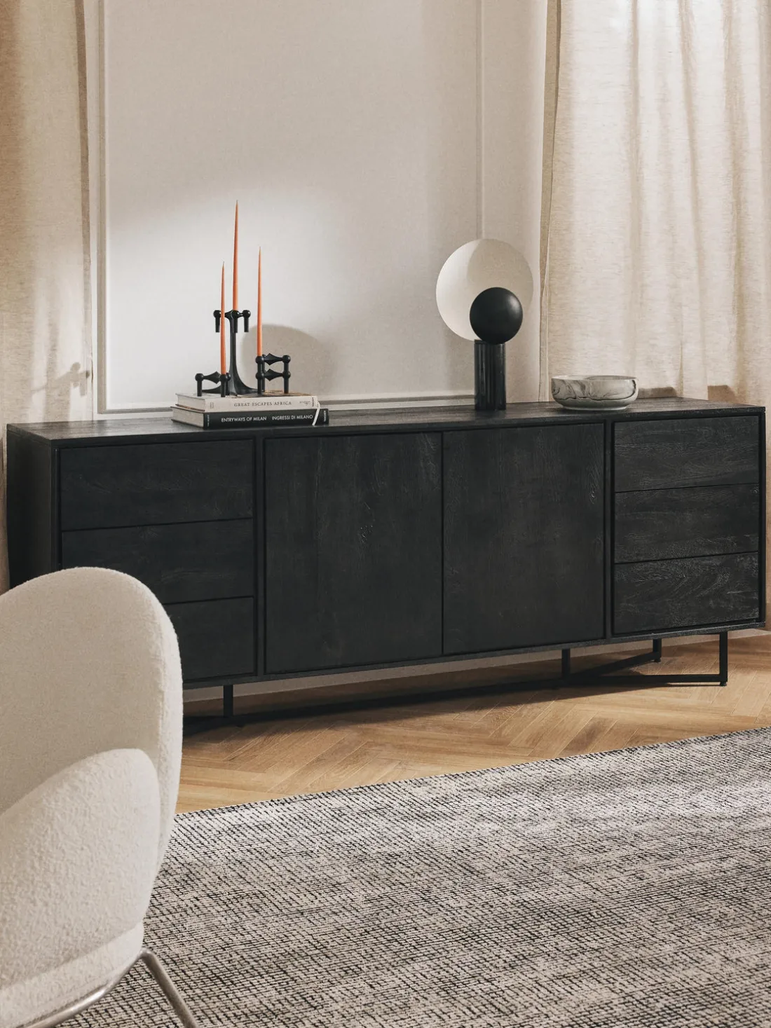 Aparador grande de madera de mango Luca