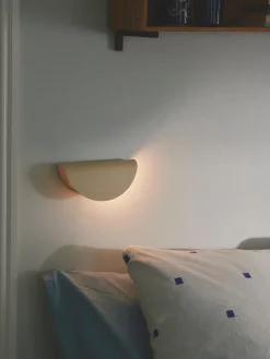 Aplique con enchufe Model 2110