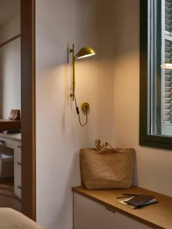 Aplique con enchufe y pantalla ajustable Funiculí