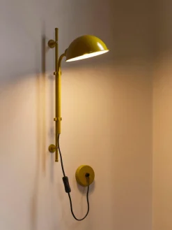 Aplique con enchufe y pantalla ajustable Funiculí