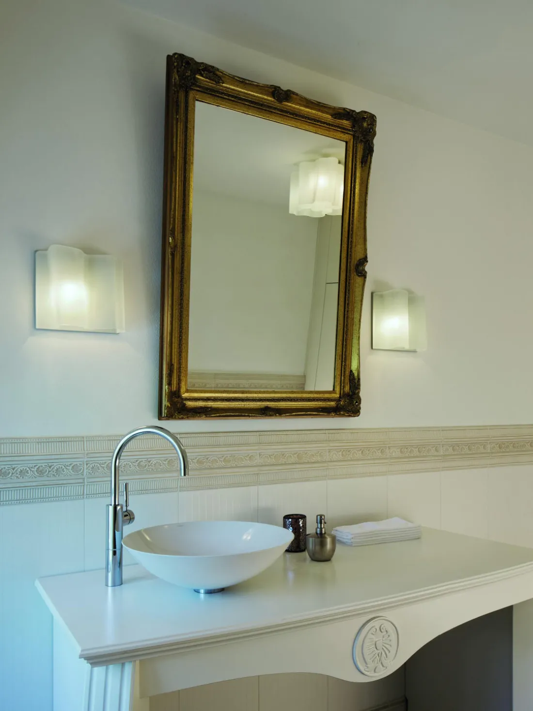 Aplique de vidrio soplado artesanalmente Logico