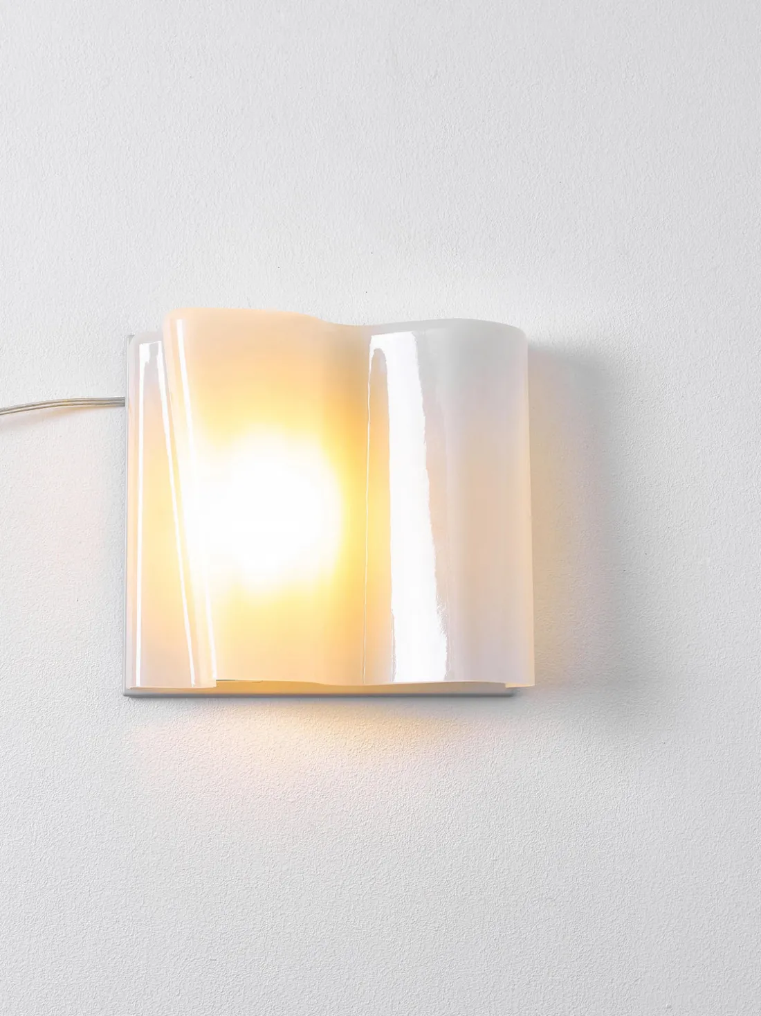 Aplique de vidrio soplado artesanalmente Logico