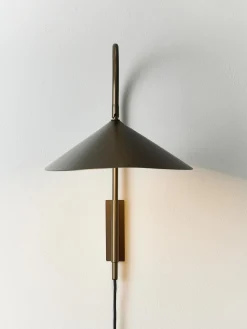 Aplique grande ajustable con enchufe Arum