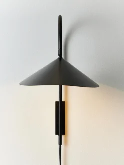 Aplique grande ajustable con enchufe Arum