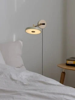 Aplique LED grande ajustable y regulable con enchufe Asteria