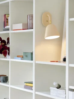 Aplique orientable Mala, con enchufe