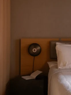 Aplique regulable de travertino Reverse