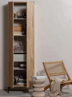 Armario de madera de roble con frente acanalado Avourio