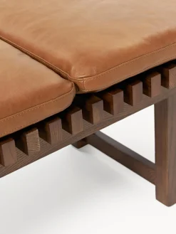 Banco de madera de fresno con asiento de cuero Sora