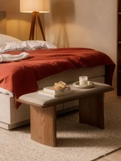 Banco de madera de roble con cojín de asiento Chandler