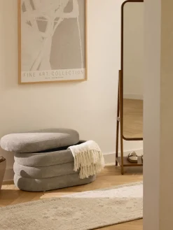 Banco pequeño tapizado con espacio de almacenamiento Alto