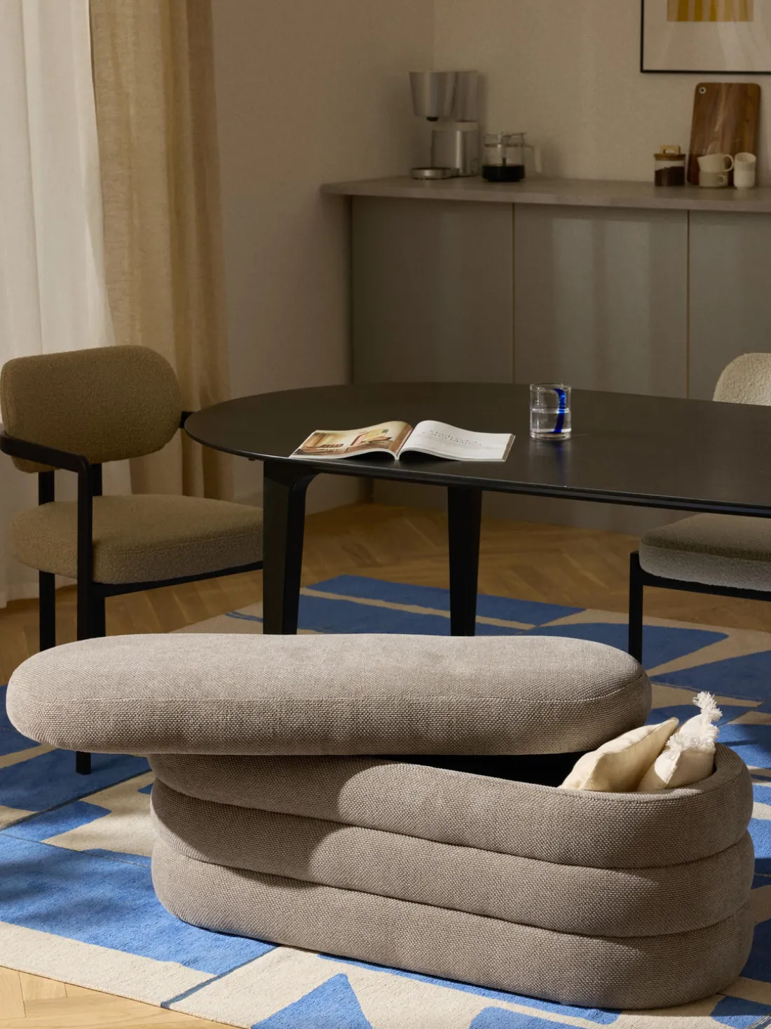 Banco tapizado con espacio de almacenamiento Alto