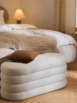 Banco tapizado en tejido bouclé Alto