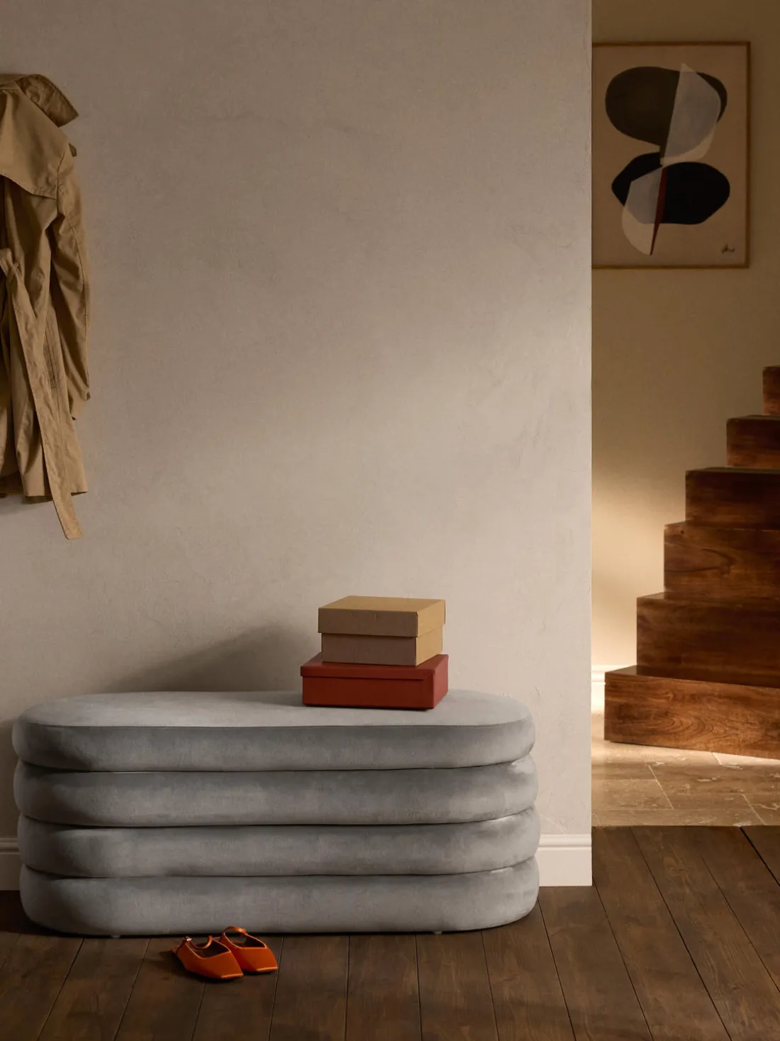 Banco tapizado en terciopelo con espacio de almacenaje Alto