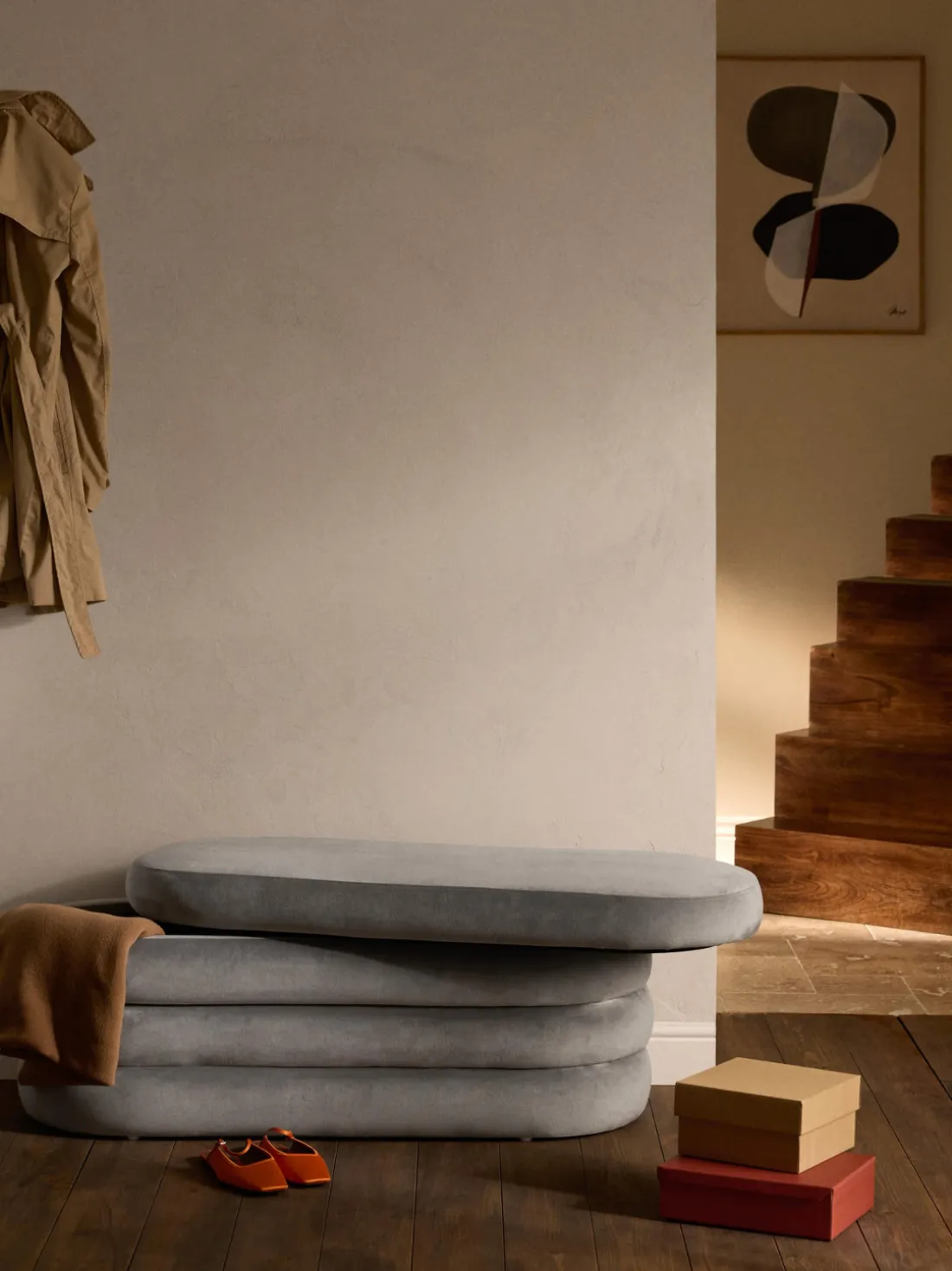 Banco tapizado en terciopelo con espacio de almacenaje Alto