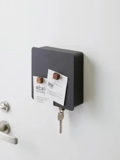 Caja para llaves con parte trasera magnética Rin