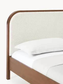Cama de madera con cabecero en tejido bouclé Jones