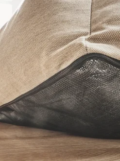 Cama para mascotas de interior/exterior Smooth, tamaños diferentes