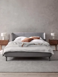 Cama tapizada con cabecero Luma