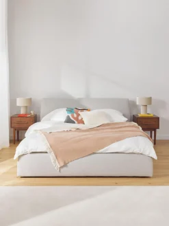 Cama tapizada con espacio de almacenamiento Cloud