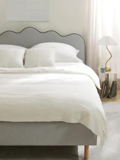 Cama tapizada Romy, con cabecero