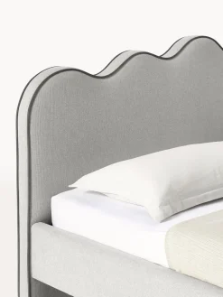 Cama tapizada Romy, con cabecero