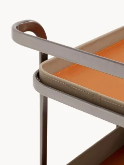 Camarera de metal Odo