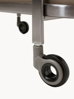 Camarera de metal Odo