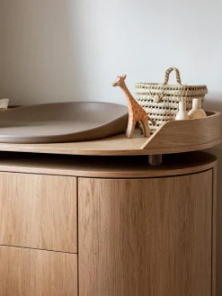 Cambiador de madera artesanal Kai