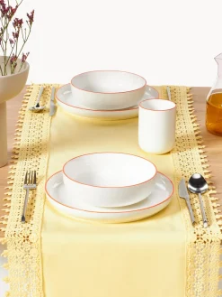 Camino de mesa con encaje Flavia