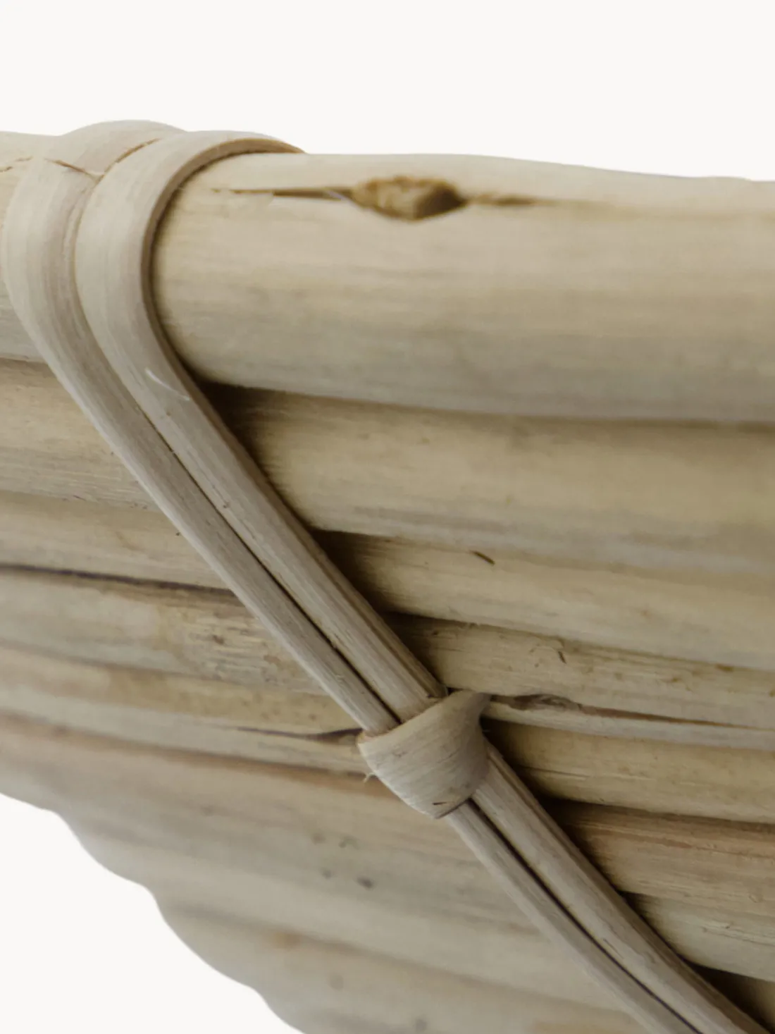 Cesta artesanal de ratán Conical