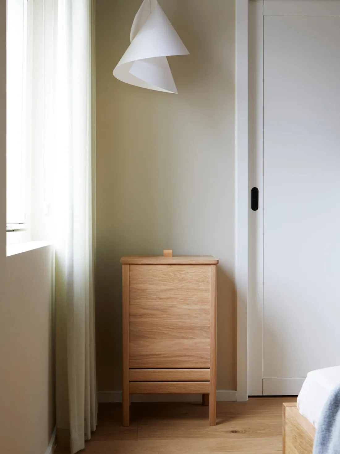 Cesta de ropa de madera de roble A Line