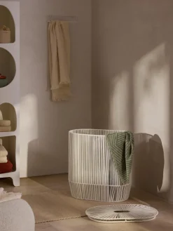 Cesta de ropa doble artesanal de cuerda Gabe