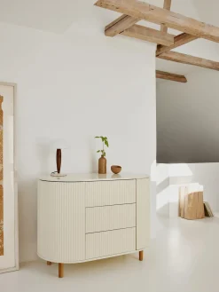 Cómoda artesanal de madera Kai