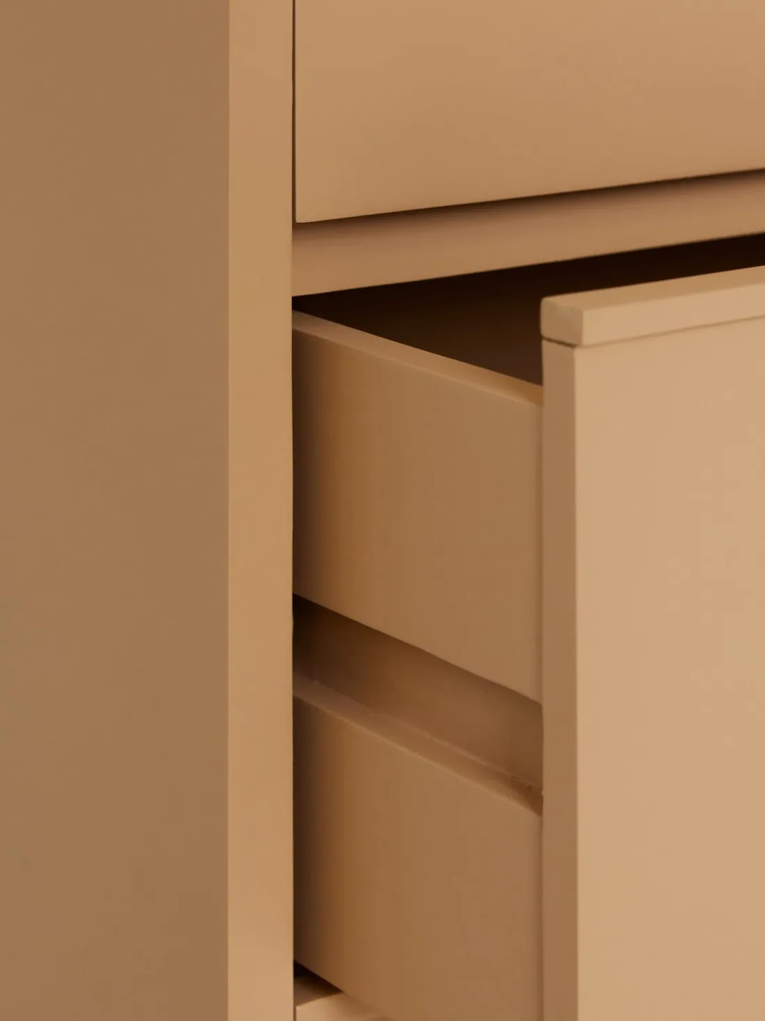 Cómoda de madera Sungkai Space Age